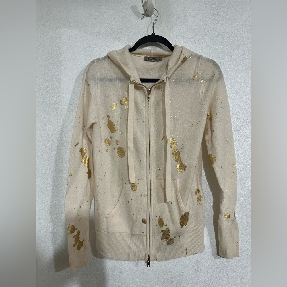 BRODIE CASHMERE GOLD FOIL ZIP-UP HOODIE SWEATER CREAM SIZE M